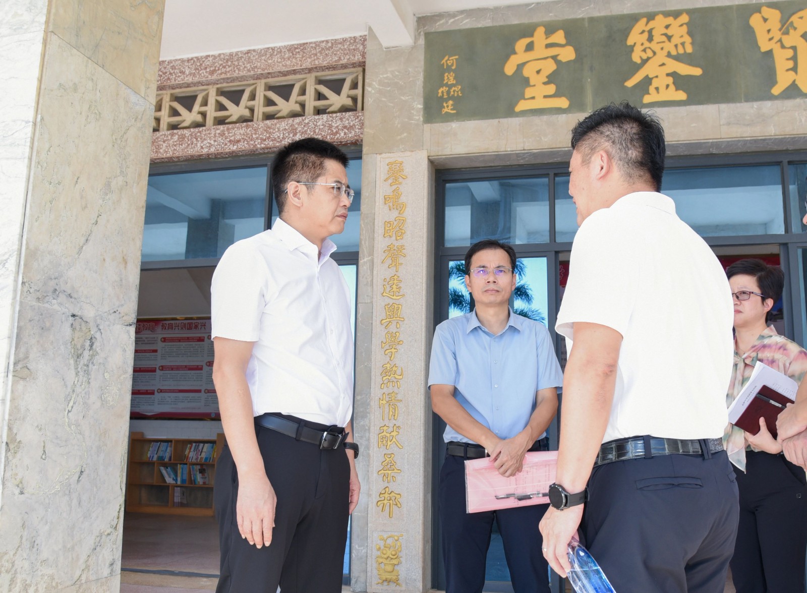豐澤區(qū)委主要領(lǐng)導(dǎo)到東海中學(xué)講授思政課